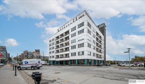 Photo of 3000 Farnam Street #4P, Omaha, NE 68131 (MLS # 22613892)