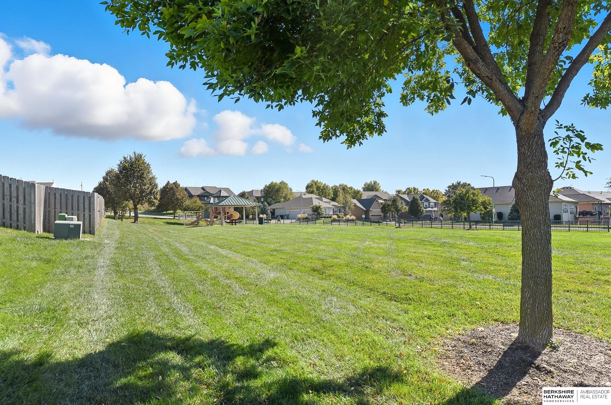 Omaha, Nebraska 68135, United States, 3 Bedrooms Bedrooms, ,2 BathroomsBathrooms,Residential,Active,223423