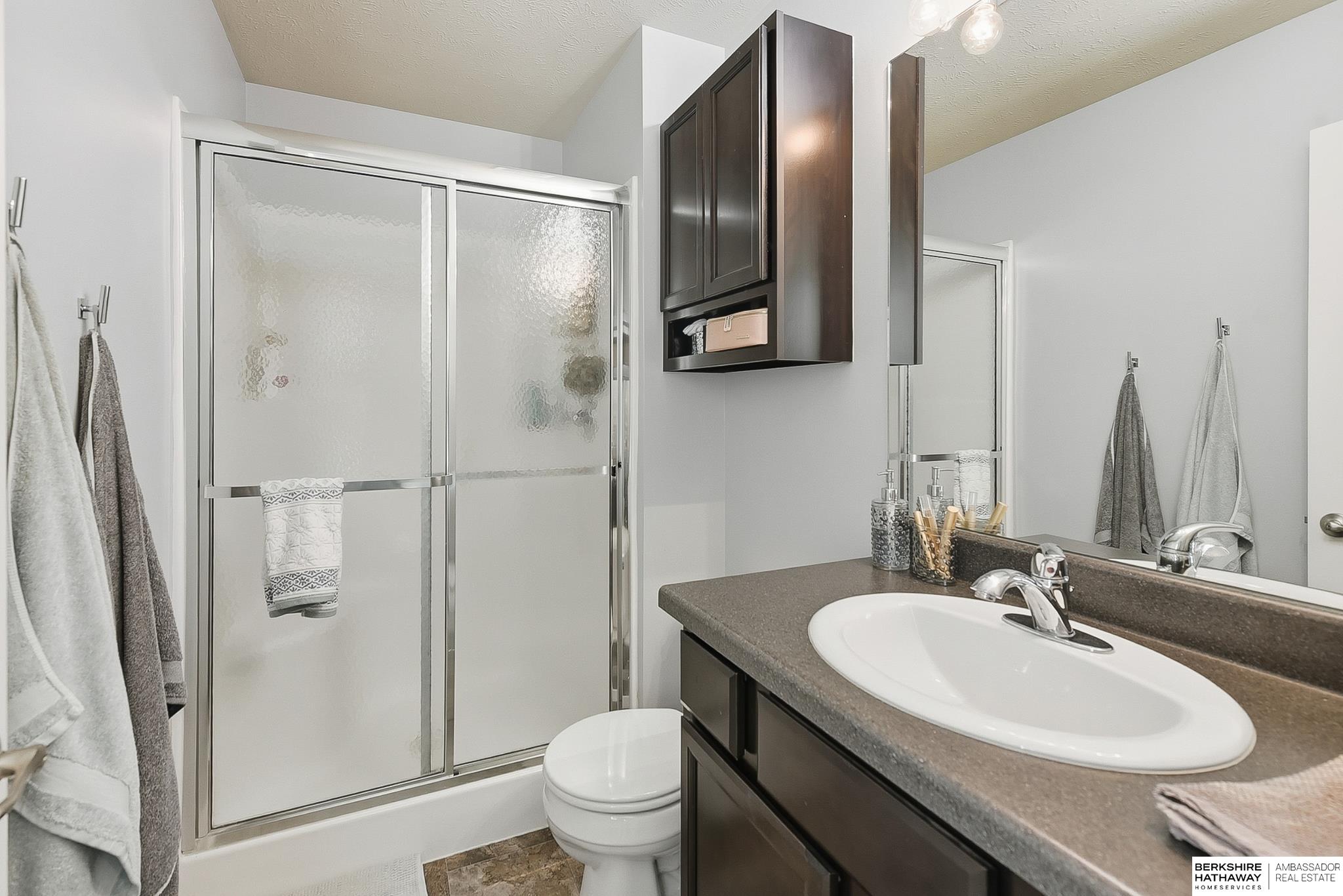 Omaha, Nebraska 68135, United States, 3 Bedrooms Bedrooms, ,2 BathroomsBathrooms,Residential,Active,223423