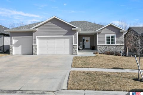 Photo of 1720 NW 54th Street, Lincoln, NE 68528 (MLS # 22605093)