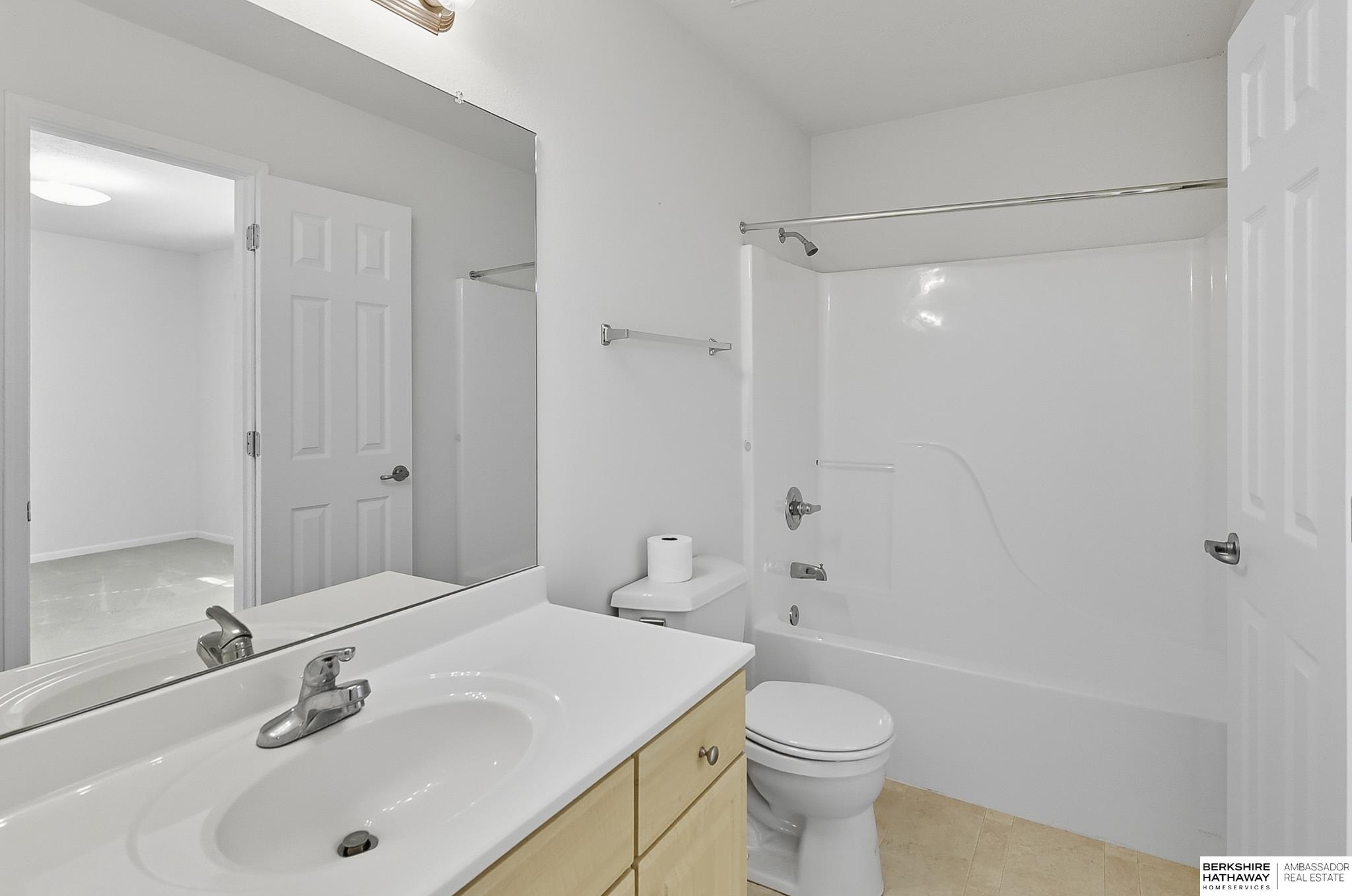 Omaha, Nebraska 68116, United States, 2 Bedrooms Bedrooms, ,2 BathroomsBathrooms,Residential,Active,220123