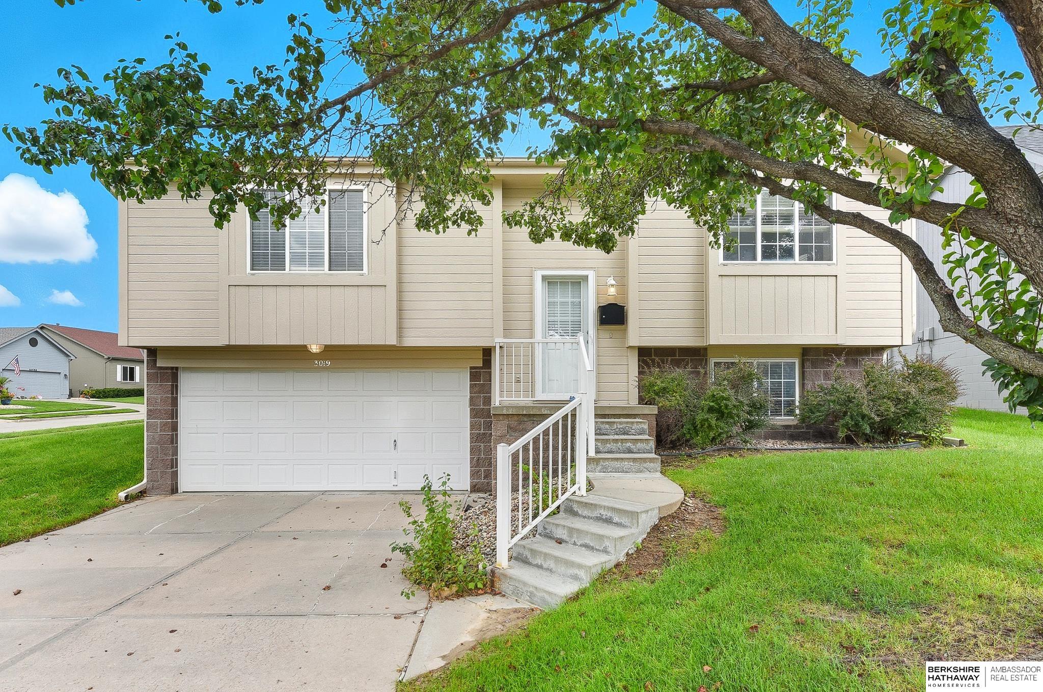 Omaha, Nebraska 68116, United States, 2 Bedrooms Bedrooms, ,2 BathroomsBathrooms,Residential,Active,220123