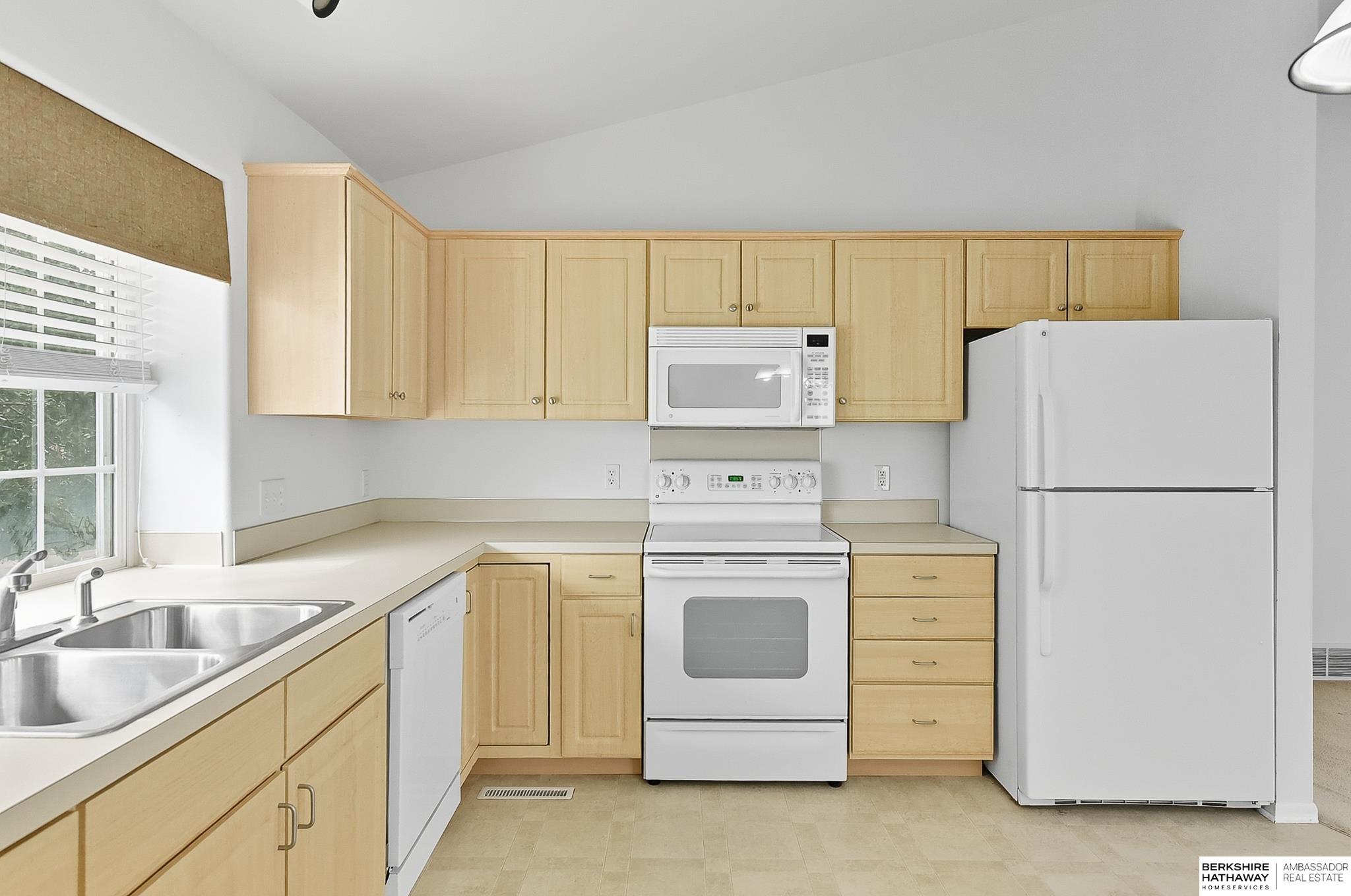 Omaha, Nebraska 68116, United States, 2 Bedrooms Bedrooms, ,2 BathroomsBathrooms,Residential,Active,220123