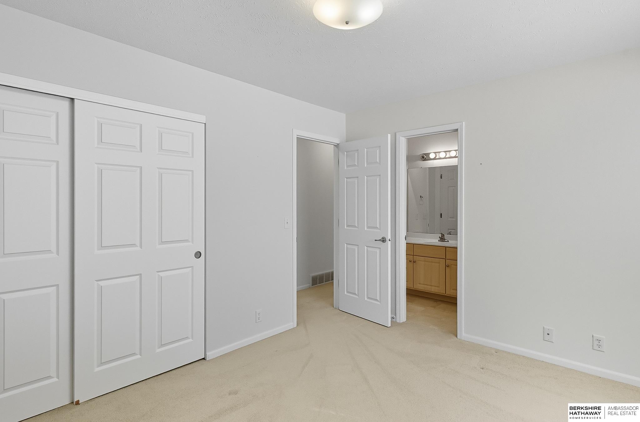 Omaha, Nebraska 68116, United States, 2 Bedrooms Bedrooms, ,2 BathroomsBathrooms,Residential,Active,220123