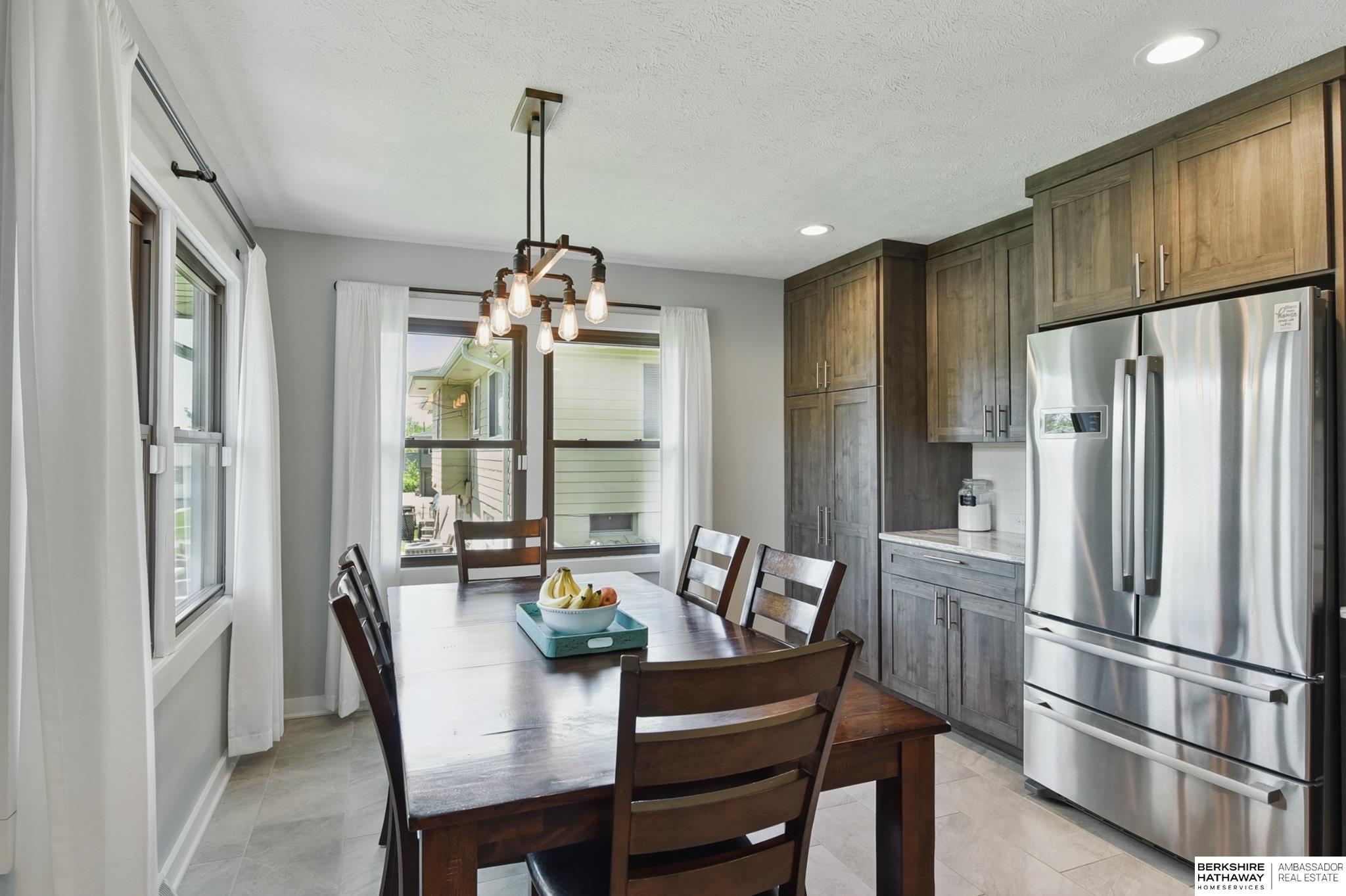 Omaha, Nebraska 68124, United States, 4 Bedrooms Bedrooms, ,2 BathroomsBathrooms,Residential,Pending,129206