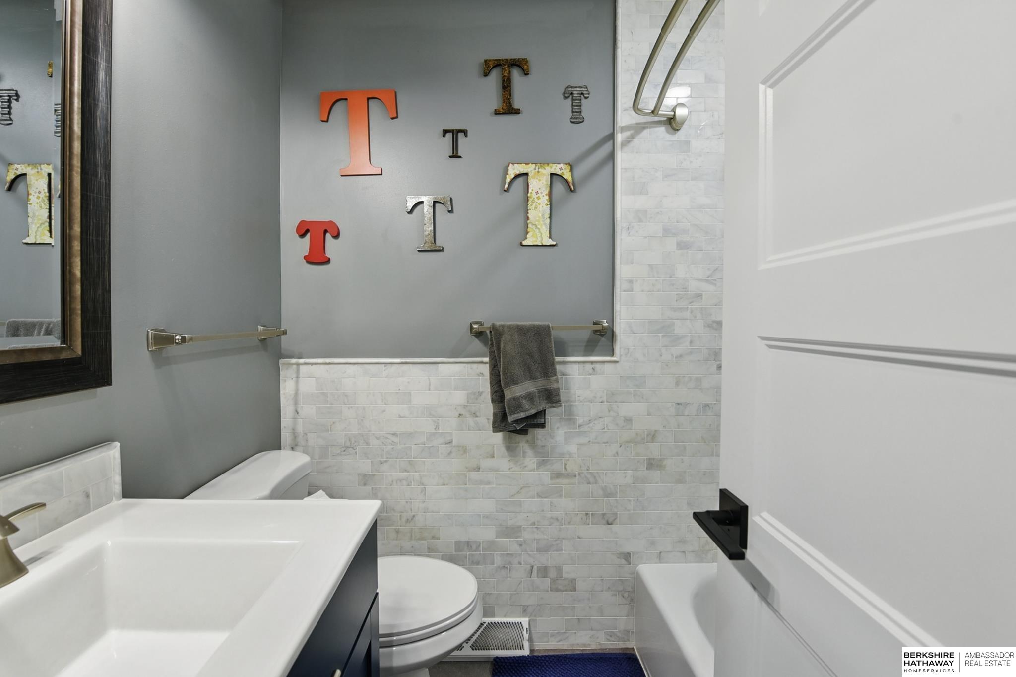 Omaha, Nebraska 68124, United States, 4 Bedrooms Bedrooms, ,2 BathroomsBathrooms,Residential,Pending,129206