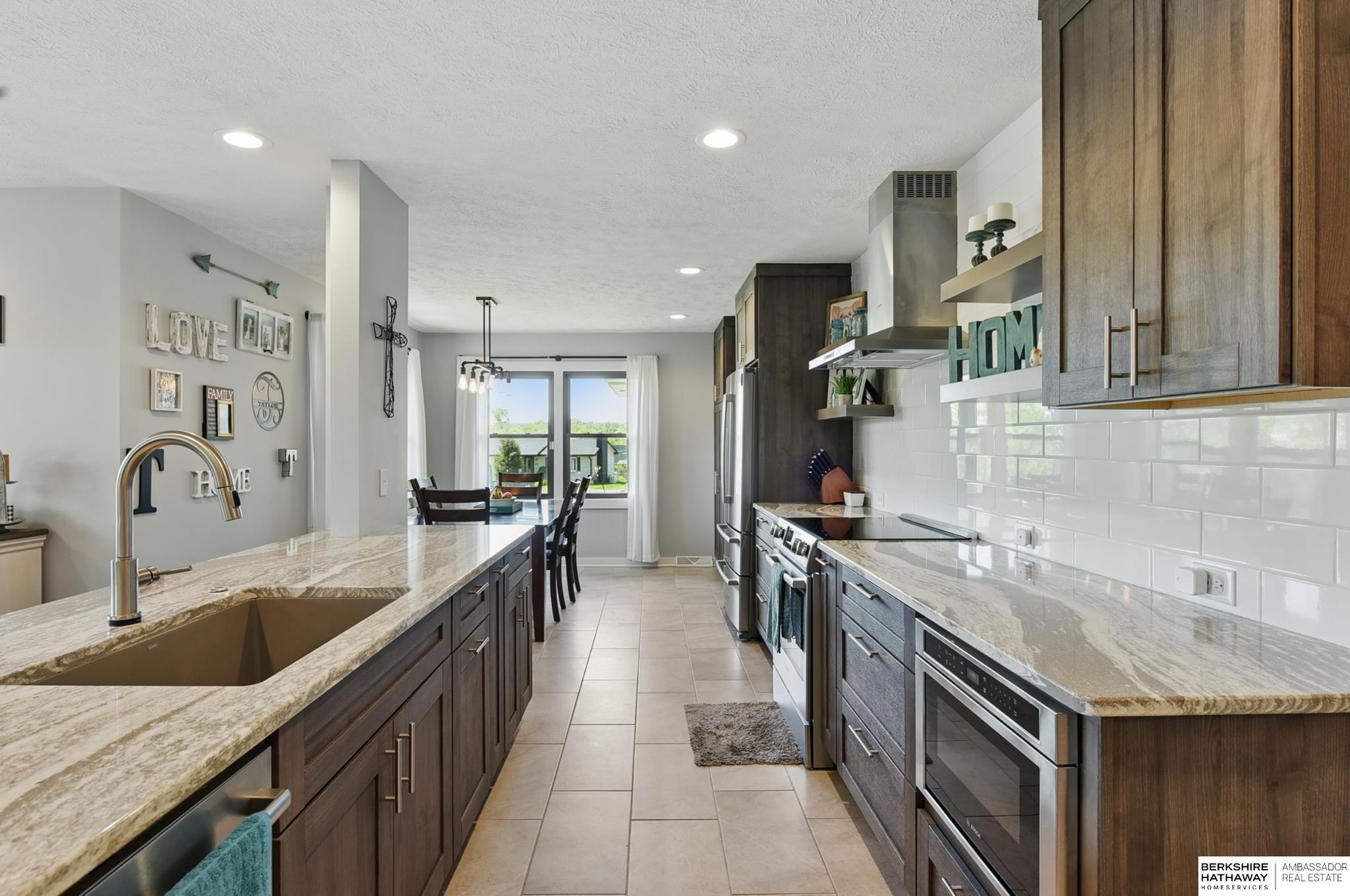 Omaha, Nebraska 68124, United States, 4 Bedrooms Bedrooms, ,2 BathroomsBathrooms,Residential,Pending,129206