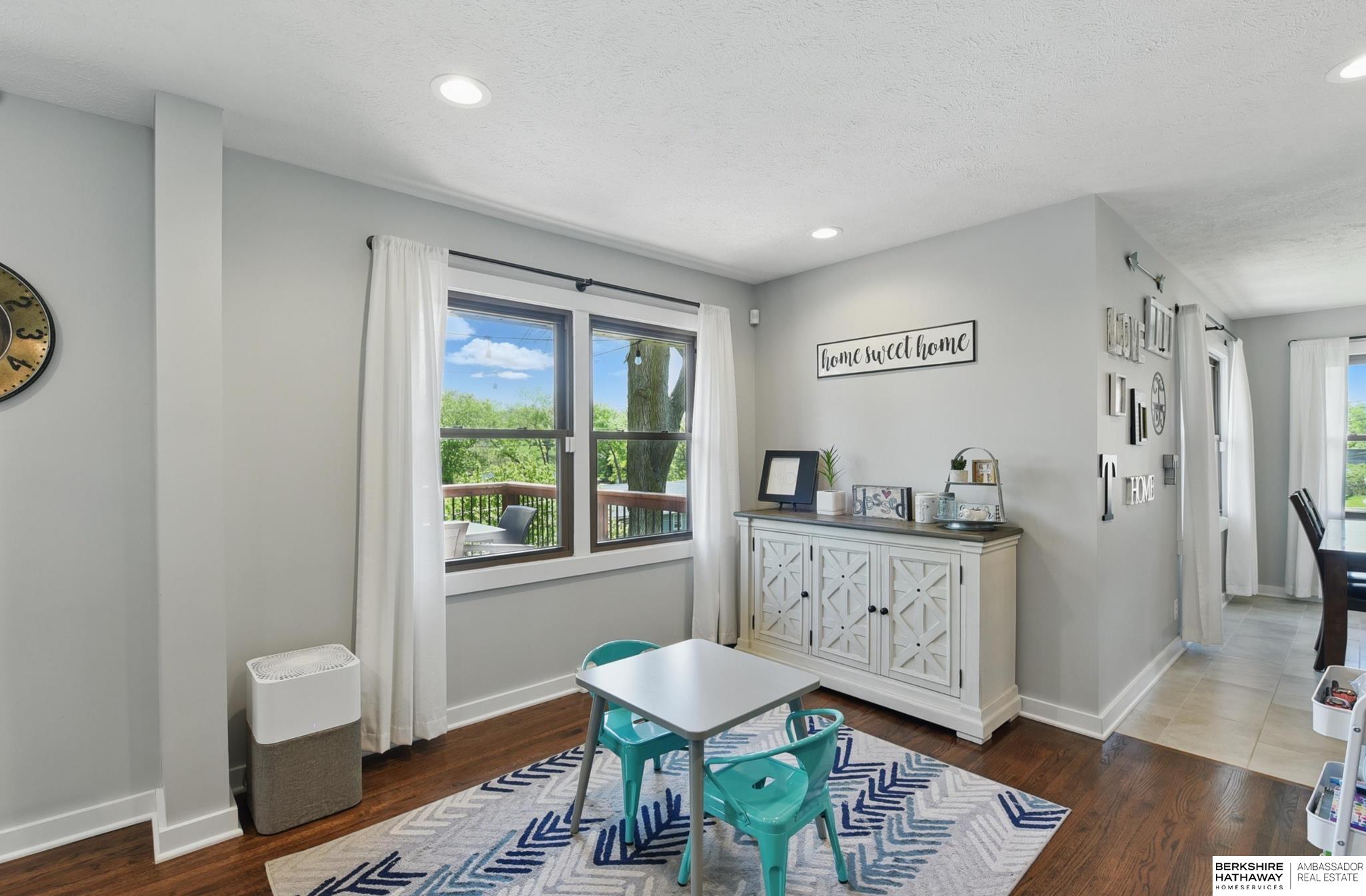 Omaha, Nebraska 68124, United States, 4 Bedrooms Bedrooms, ,2 BathroomsBathrooms,Residential,Pending,129206