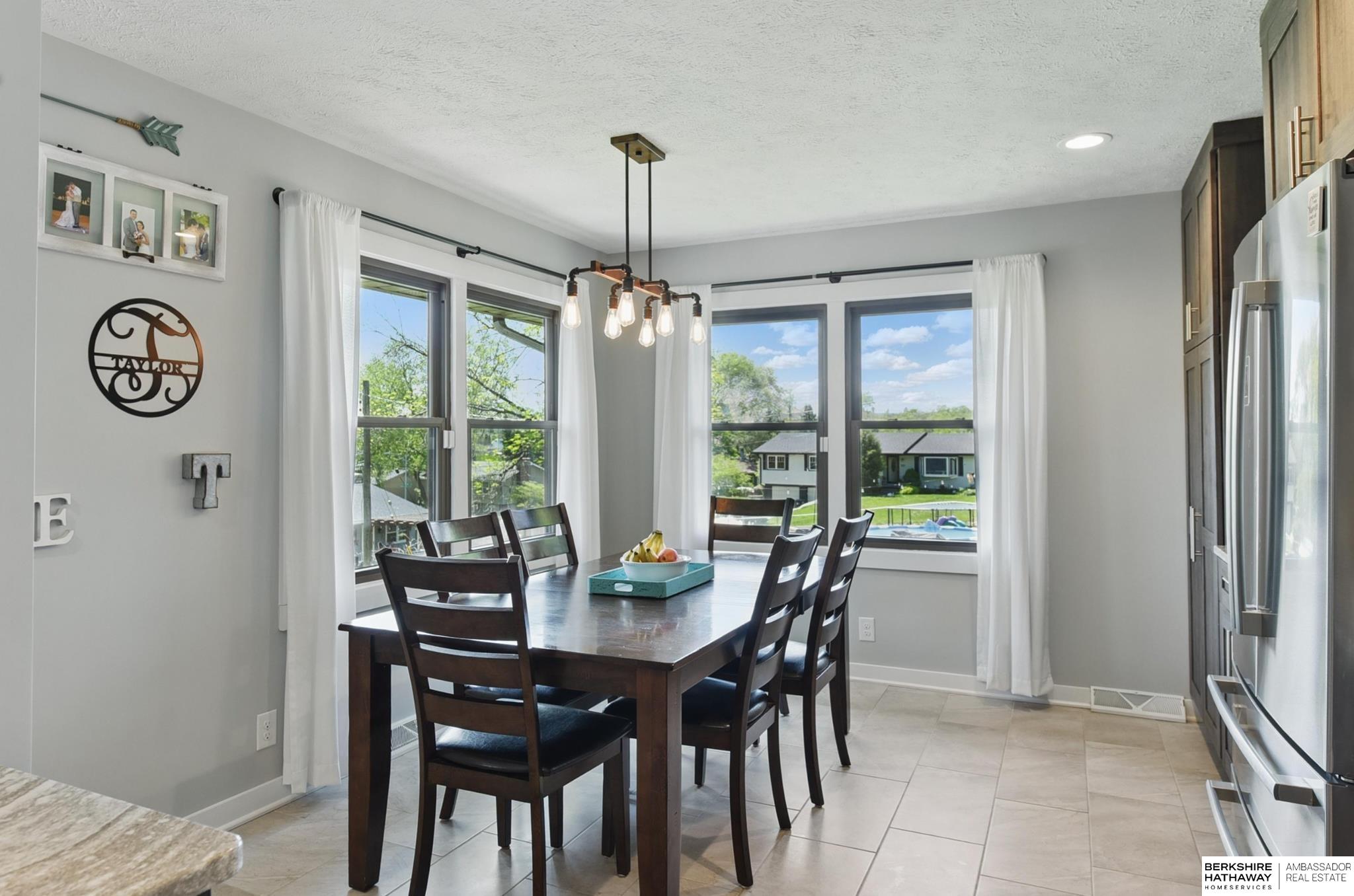 Omaha, Nebraska 68124, United States, 4 Bedrooms Bedrooms, ,2 BathroomsBathrooms,Residential,Pending,129206