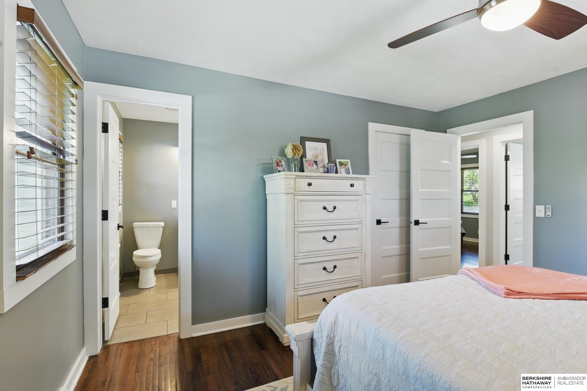 Omaha, Nebraska 68124, United States, 4 Bedrooms Bedrooms, ,2 BathroomsBathrooms,Residential,Pending,129206