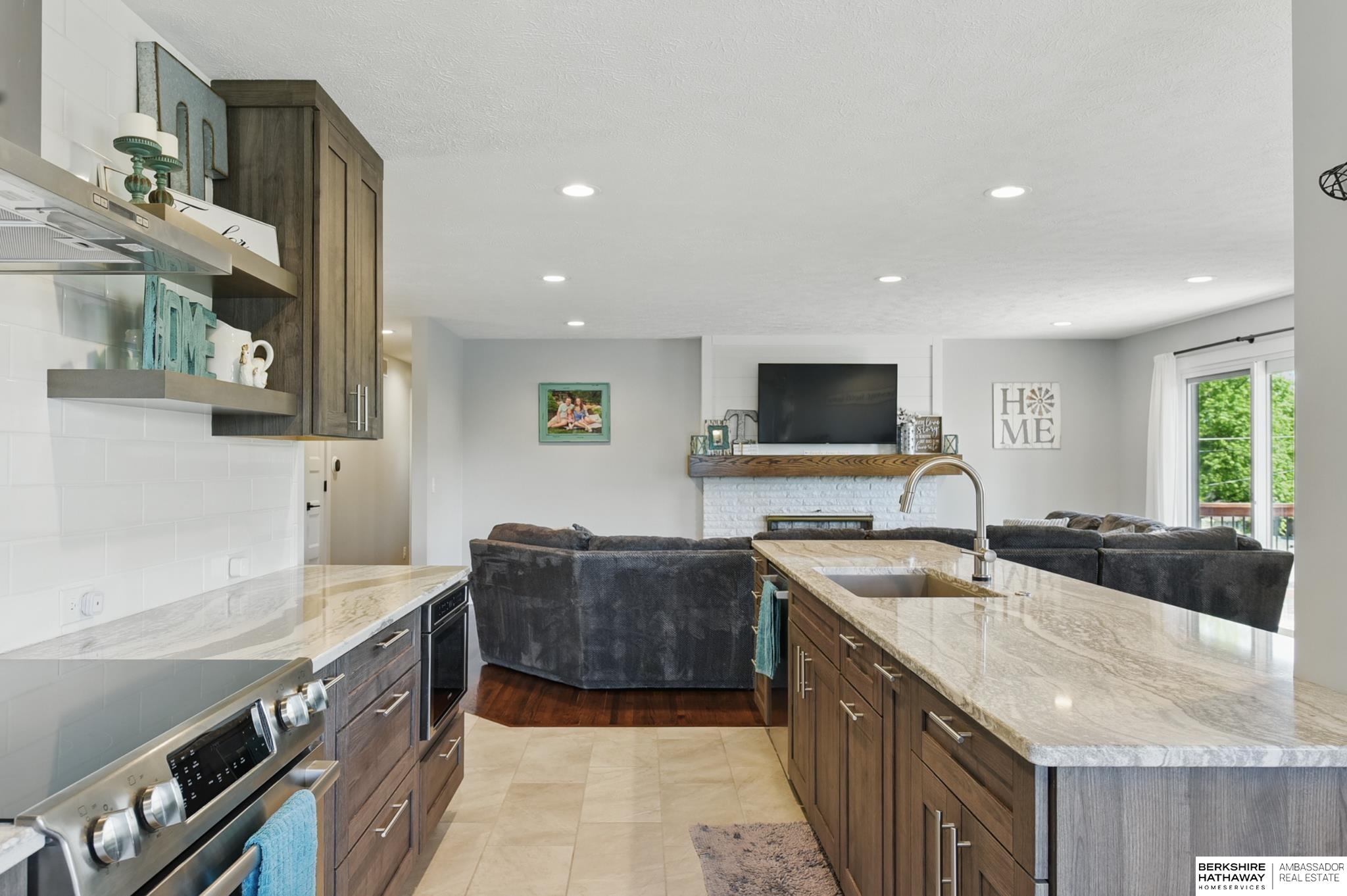 Omaha, Nebraska 68124, United States, 4 Bedrooms Bedrooms, ,2 BathroomsBathrooms,Residential,Pending,129206