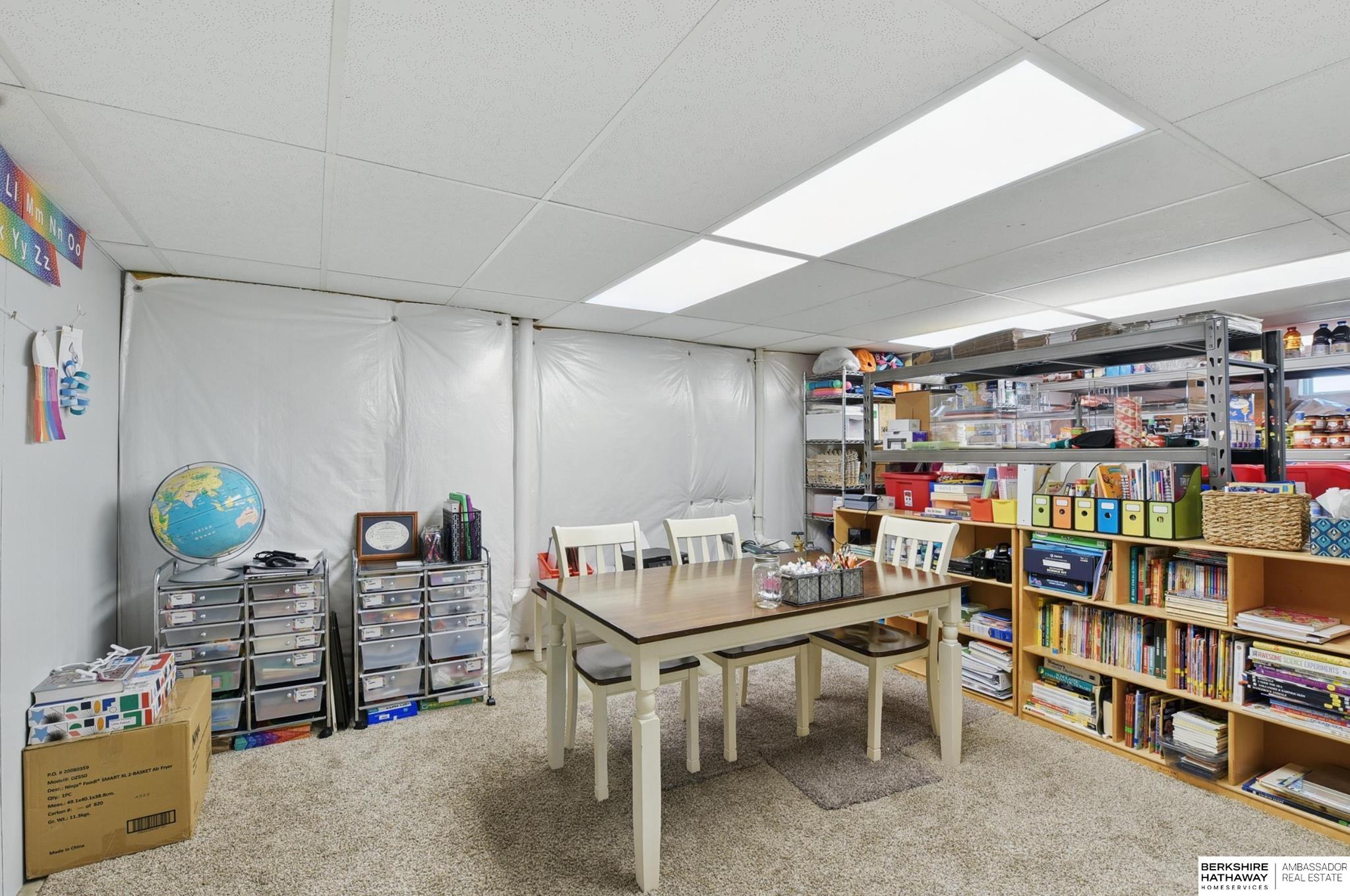 Omaha, Nebraska 68124, United States, 4 Bedrooms Bedrooms, ,2 BathroomsBathrooms,Residential,Pending,129206