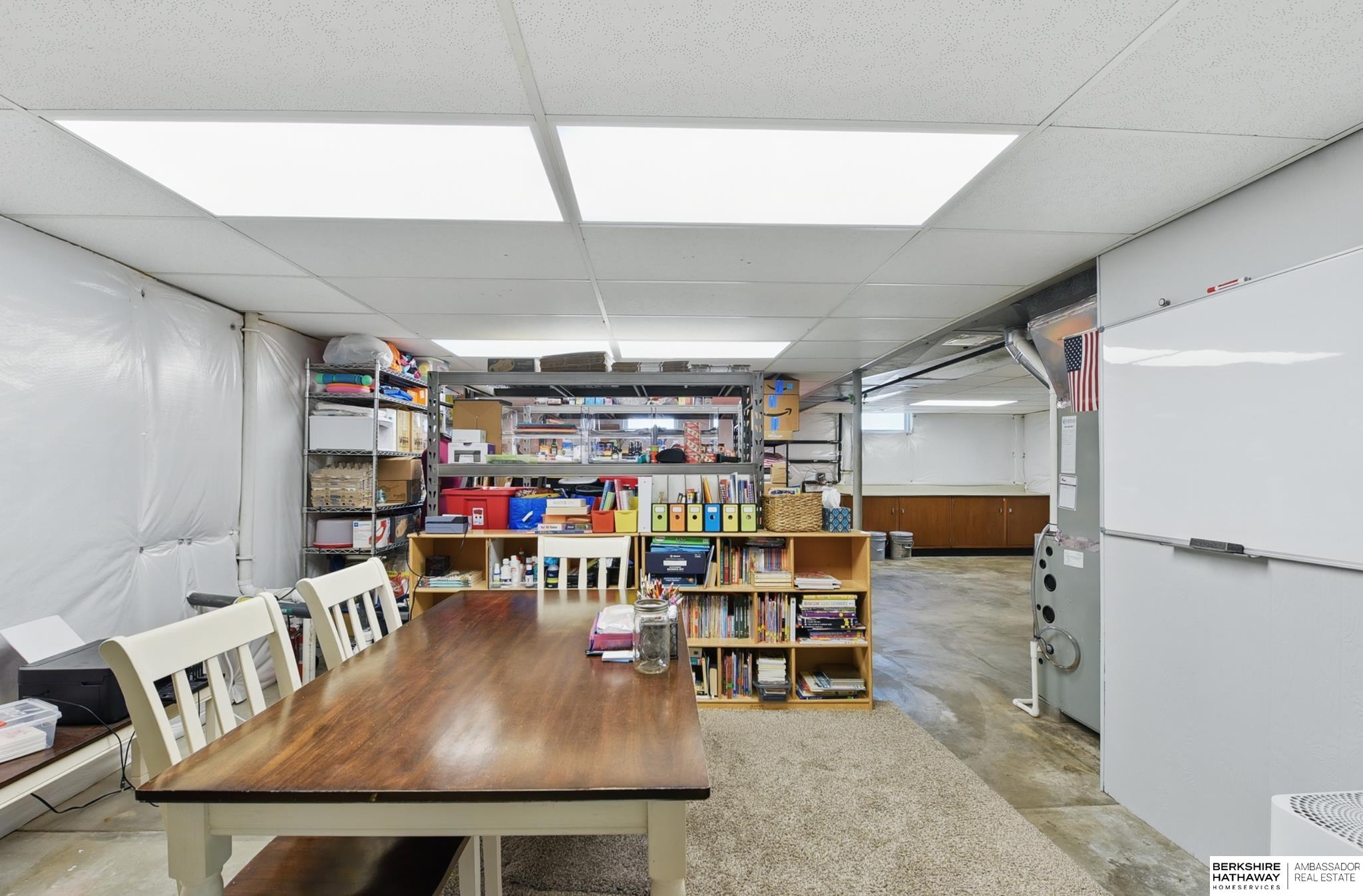 Omaha, Nebraska 68124, United States, 4 Bedrooms Bedrooms, ,2 BathroomsBathrooms,Residential,Pending,129206