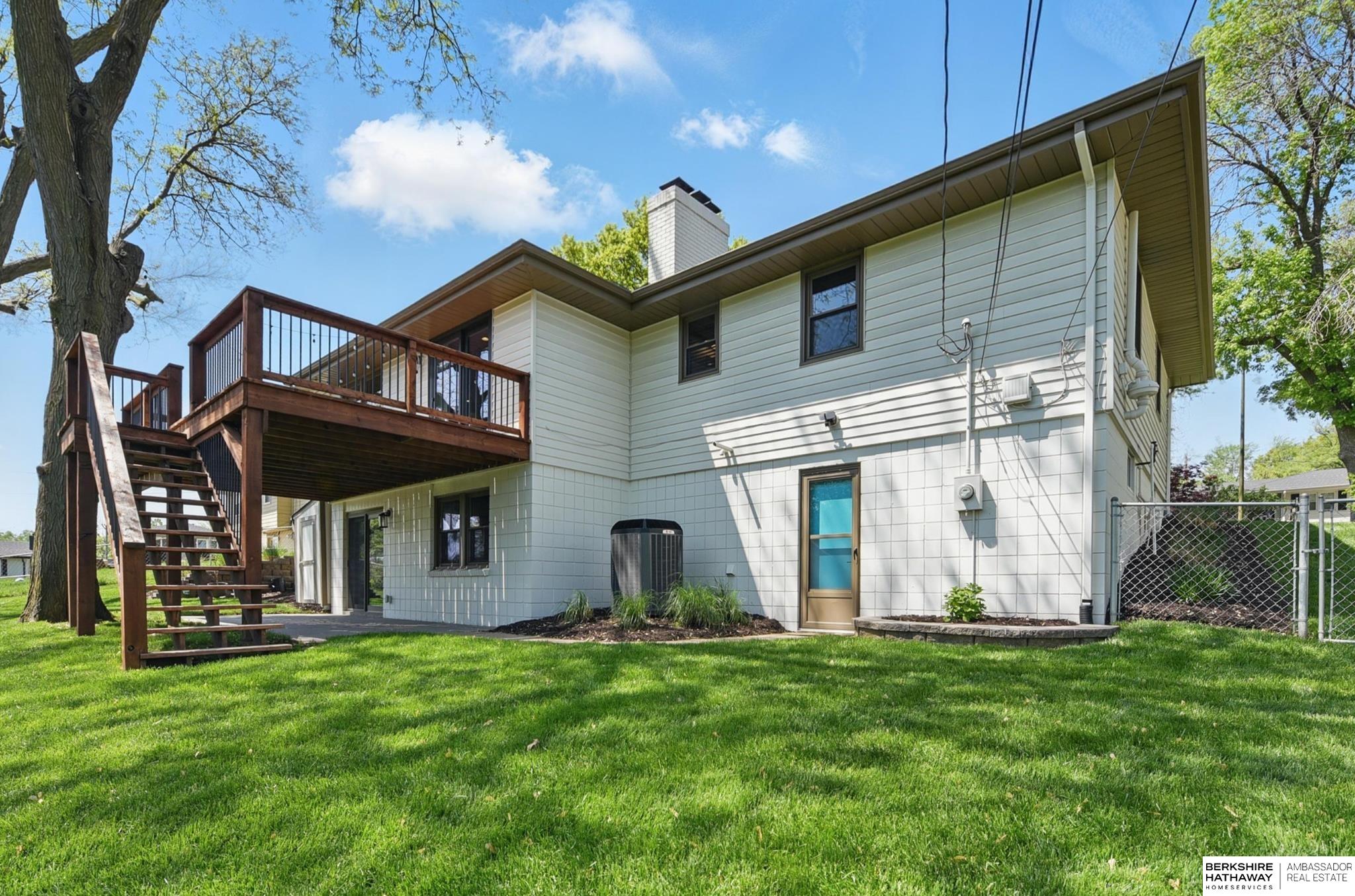 Omaha, Nebraska 68124, United States, 4 Bedrooms Bedrooms, ,2 BathroomsBathrooms,Residential,Pending,129206