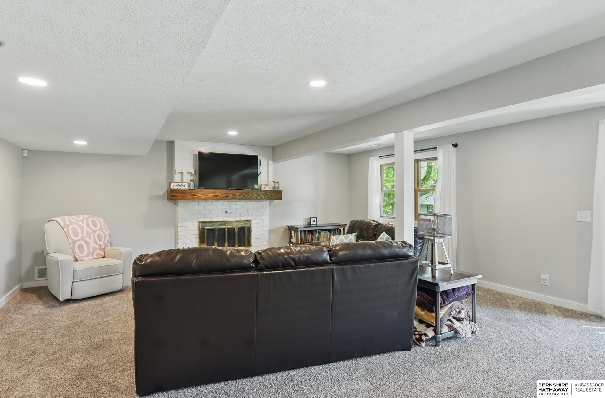 Omaha, Nebraska 68124, United States, 4 Bedrooms Bedrooms, ,2 BathroomsBathrooms,Residential,Pending,129206