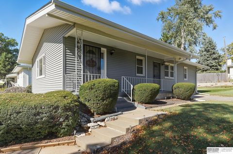 Photo of 9206 Manderson Street, Omaha, NE 68134 (MLS # 22521146) Photo of 9206 Manderson Street, Omaha, NE 68134 (MLS # 22521146)