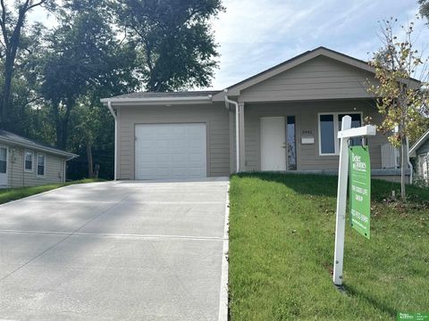 Photo of 3941 Blondo Street, Omaha, NE 68111 (MLS # 22528449)