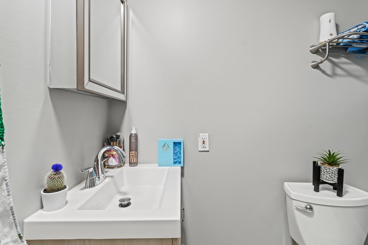 Omaha, Nebraska 68108, United States, 5 Bedrooms Bedrooms, ,3 BathroomsBathrooms,Residential,Active,178995