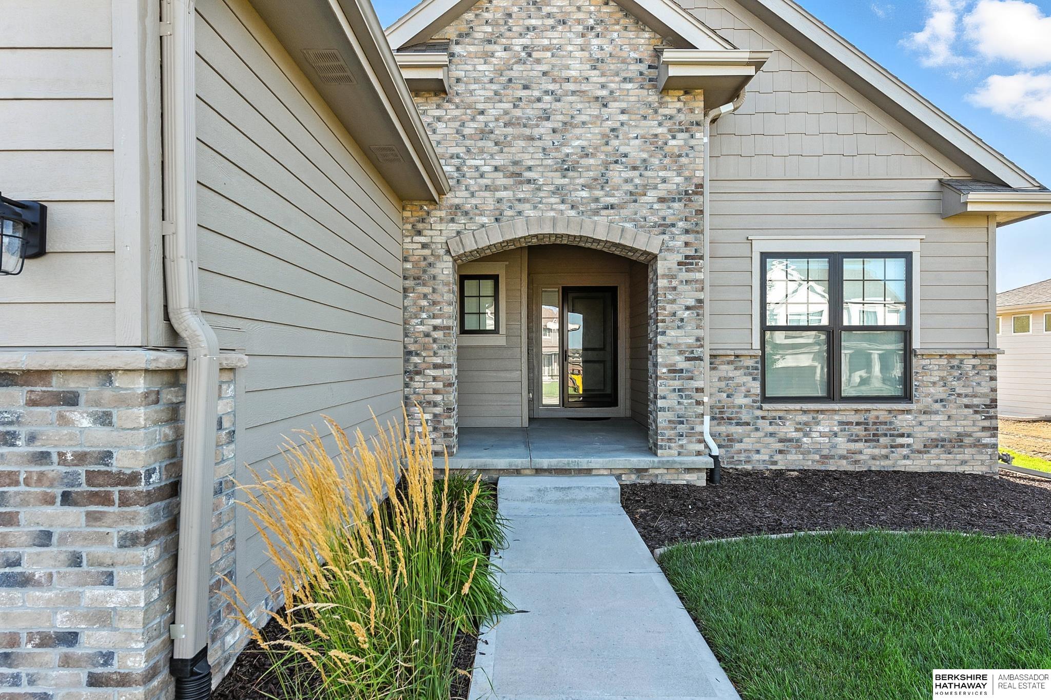 Omaha, Nebraska 68135, United States, 4 Bedrooms Bedrooms, ,3 BathroomsBathrooms,Residential,Active,179445