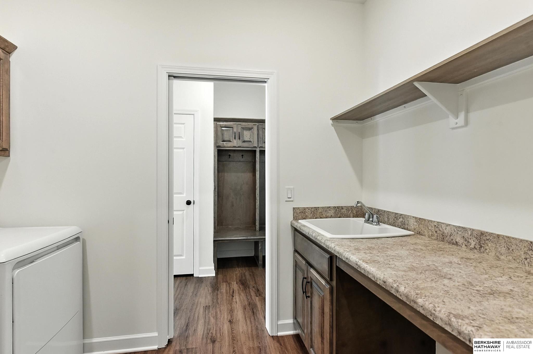 Omaha, Nebraska 68135, United States, 4 Bedrooms Bedrooms, ,3 BathroomsBathrooms,Residential,Active,179445