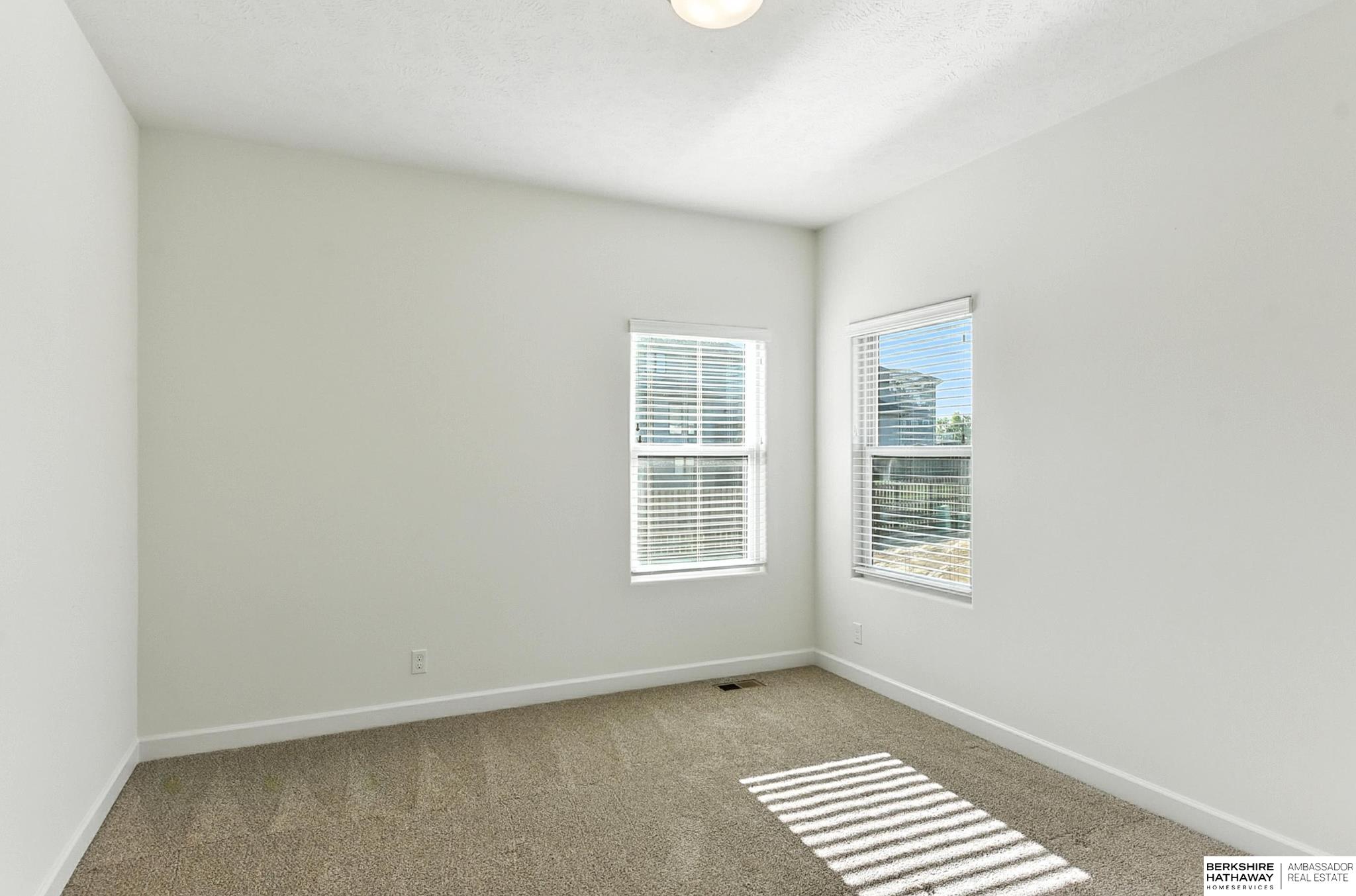 Omaha, Nebraska 68135, United States, 4 Bedrooms Bedrooms, ,3 BathroomsBathrooms,Residential,Active,179445