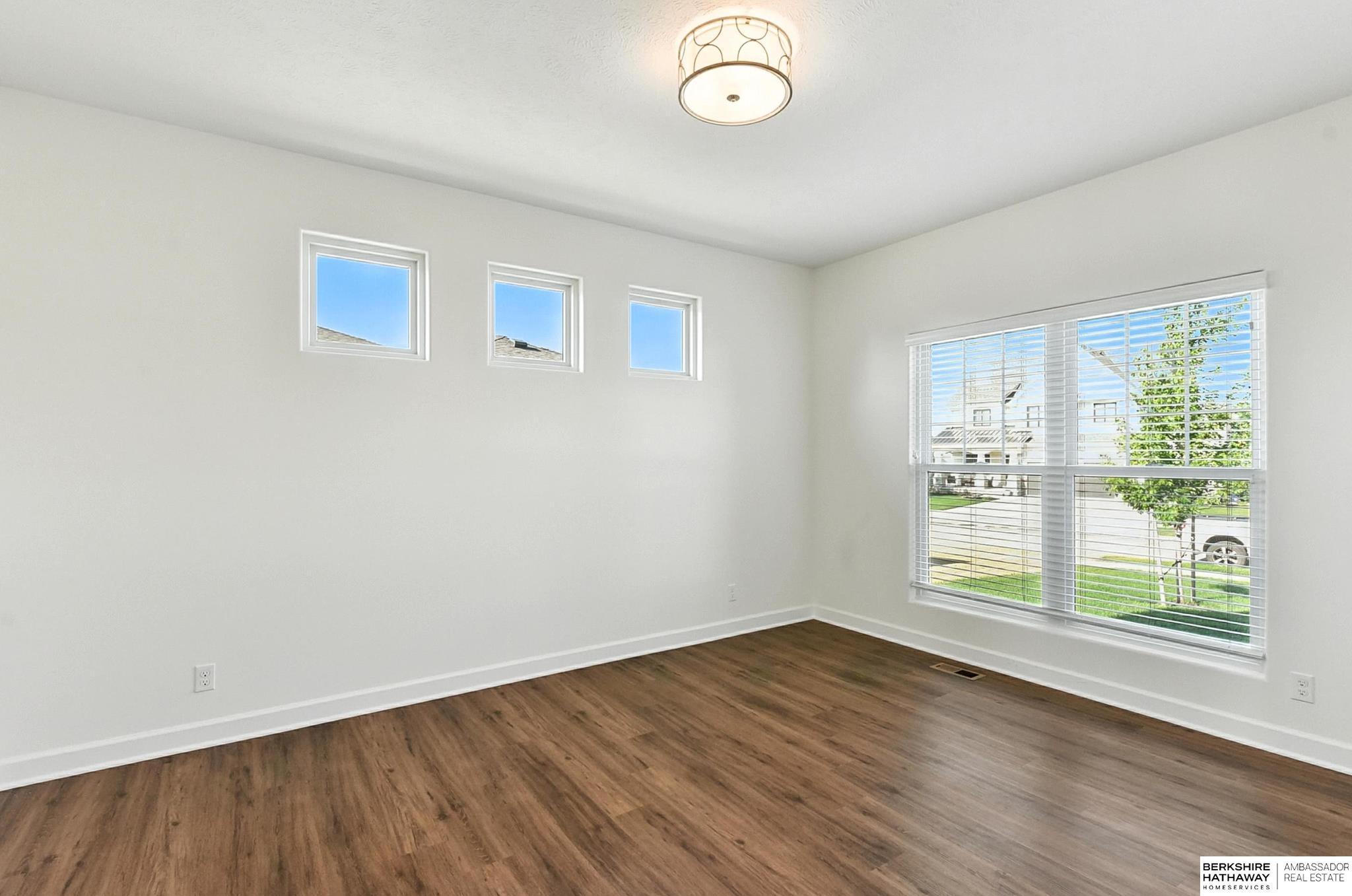 Omaha, Nebraska 68135, United States, 4 Bedrooms Bedrooms, ,3 BathroomsBathrooms,Residential,Active,179445