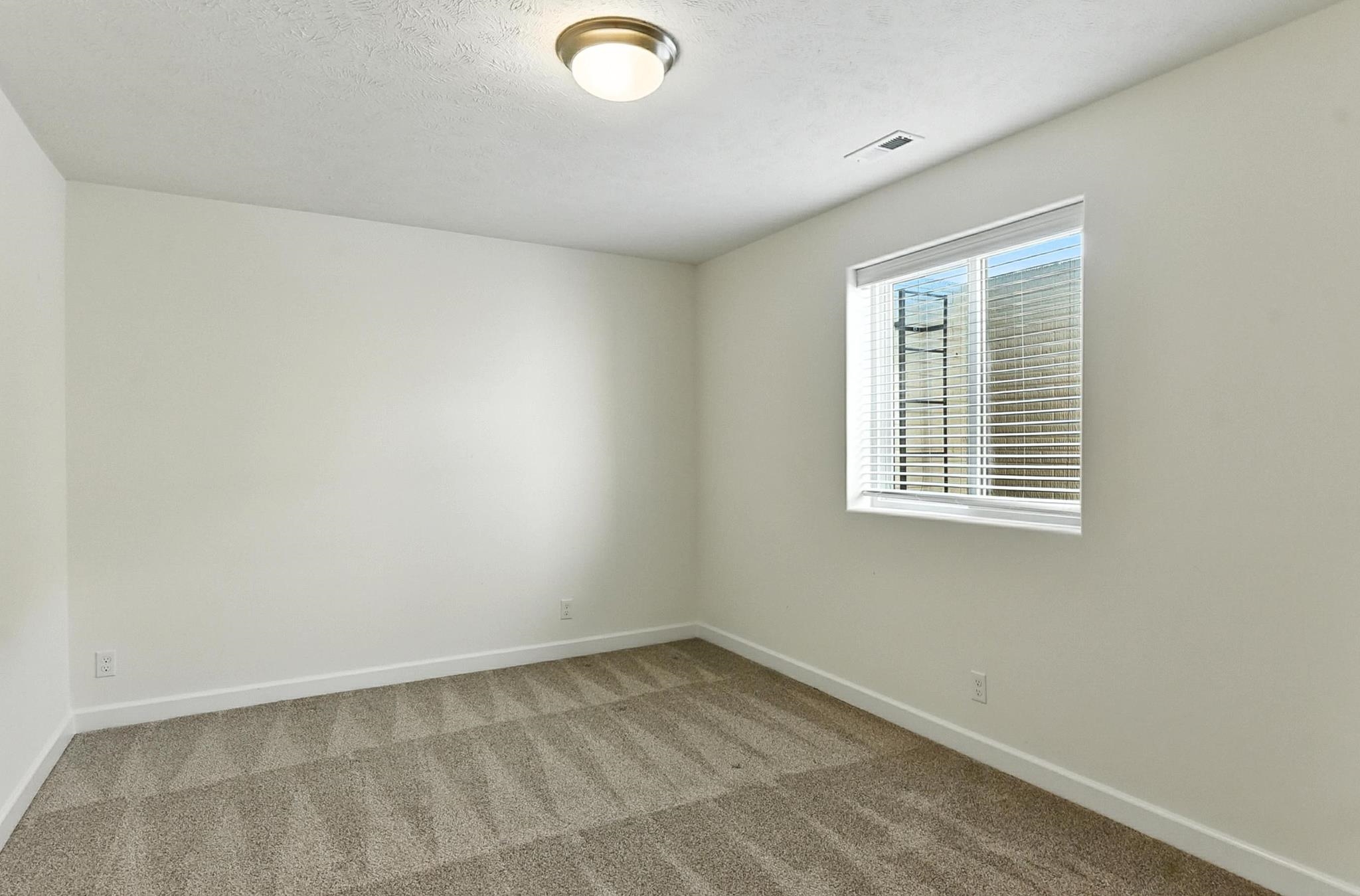 Omaha, Nebraska 68135, United States, 4 Bedrooms Bedrooms, ,3 BathroomsBathrooms,Residential,Active,179445