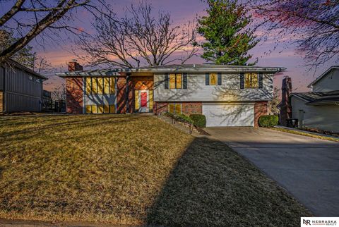 Photo of 1416 S 134th Street, Omaha, KS 66144 (MLS # 22606551)