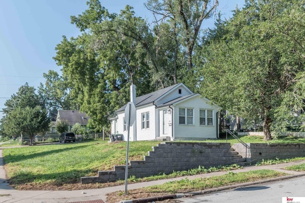 3701 R ST, OMAHA, NE 68107 - Image c148e73d0ba8b68beb5d25aaebbc6c1e/2390740534