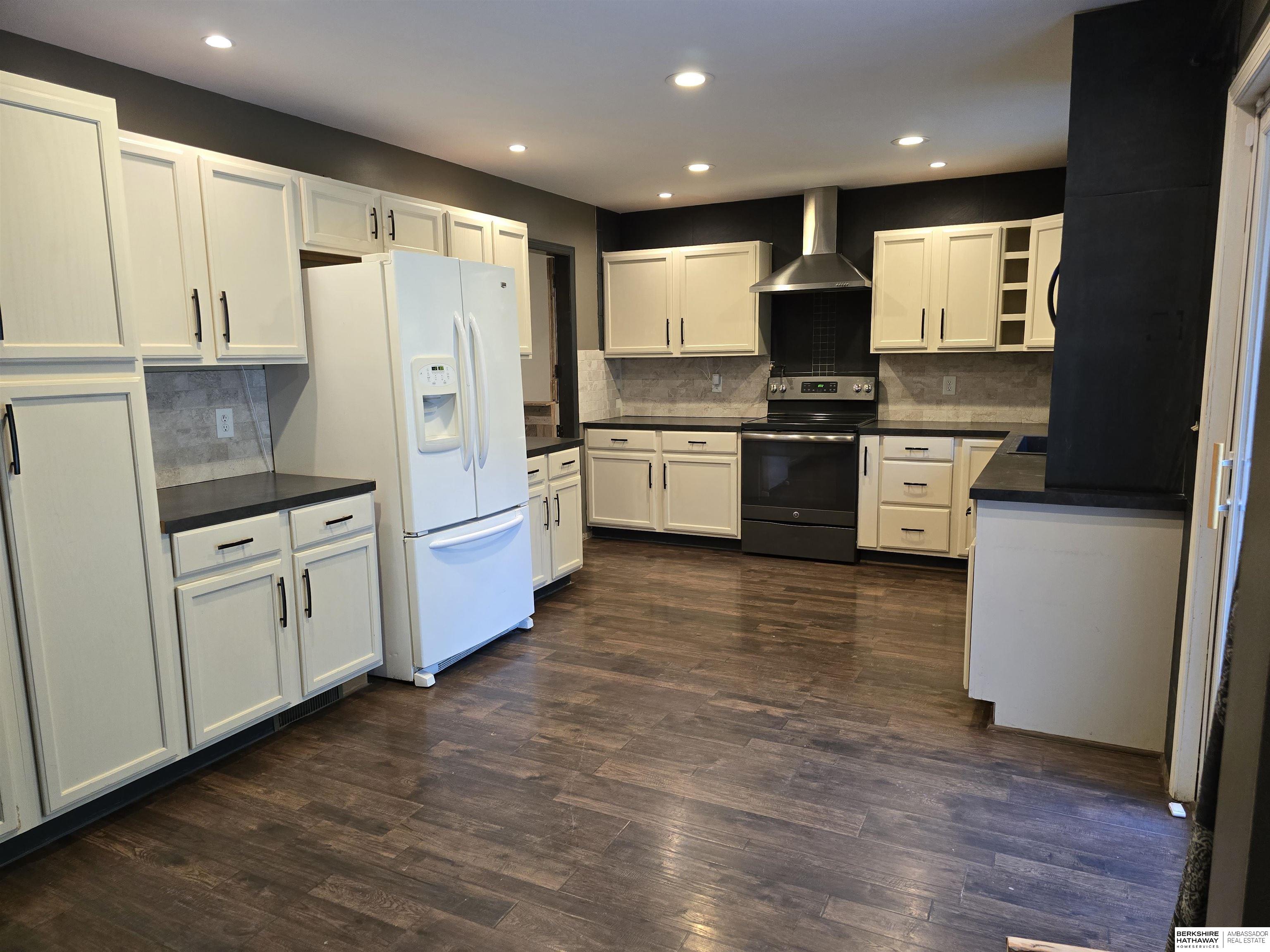 Elkhorn, Nebraska 68022, United States, 3 Bedrooms Bedrooms, ,3 BathroomsBathrooms,Residential,Active,177197