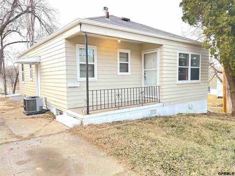 Photo of 3826 N 36 Street, Omaha, NE 68111 (MLS # 22526784)