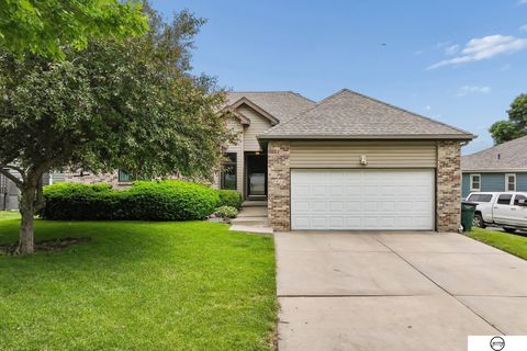 Photo of 7412 Collister Road, Lincoln, NE 68516 (MLS # 22614099)