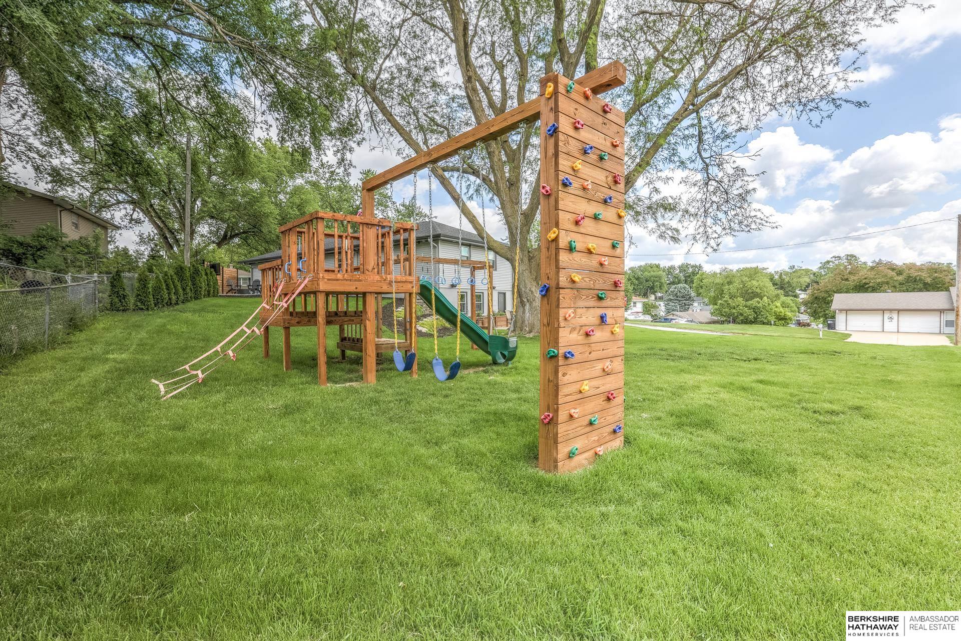 Elkhorn, Nebraska 68022, United States, 4 Bedrooms Bedrooms, ,2 BathroomsBathrooms,Residential,Active,141173