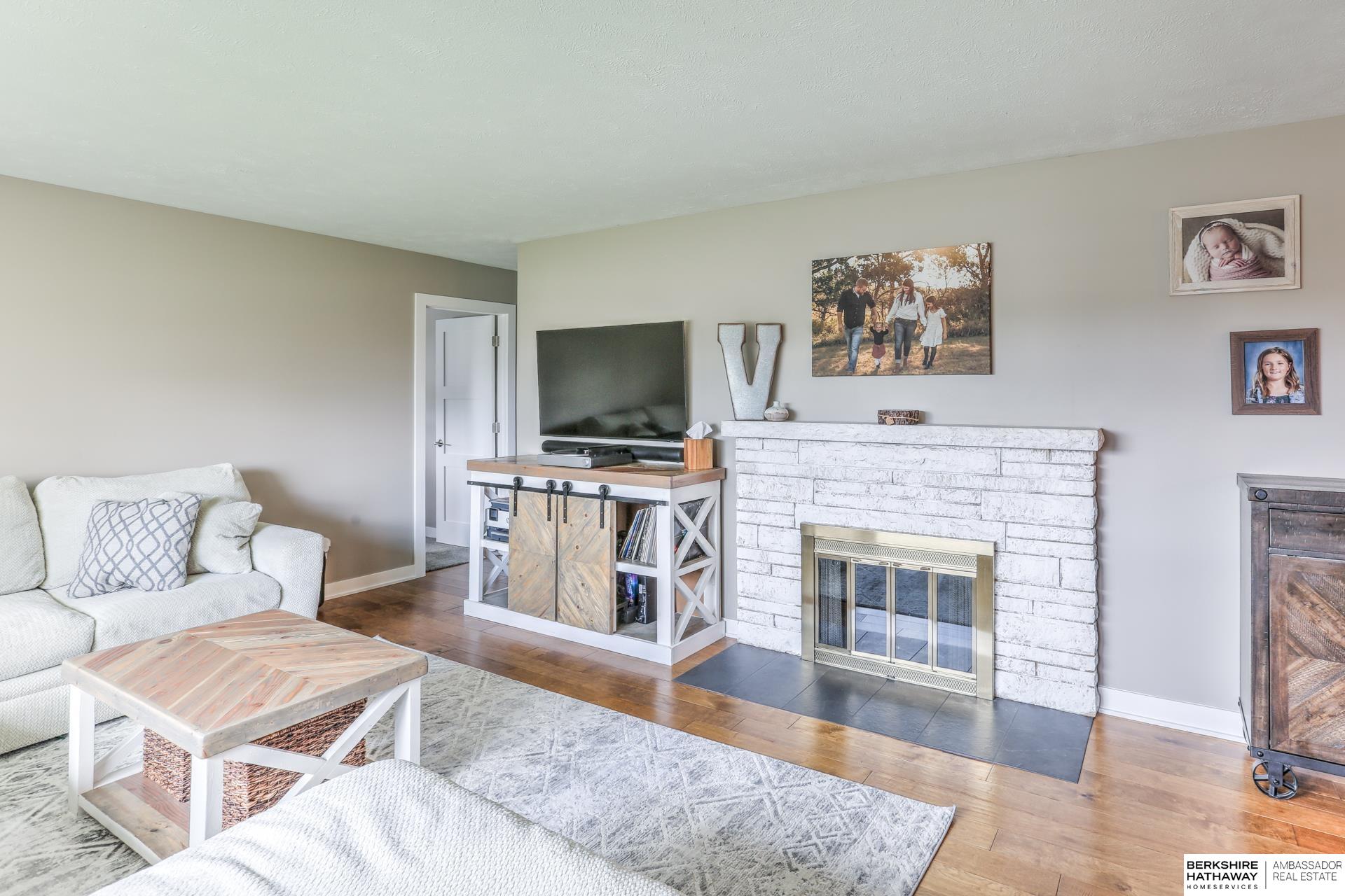 Elkhorn, Nebraska 68022, United States, 4 Bedrooms Bedrooms, ,2 BathroomsBathrooms,Residential,Active,141173