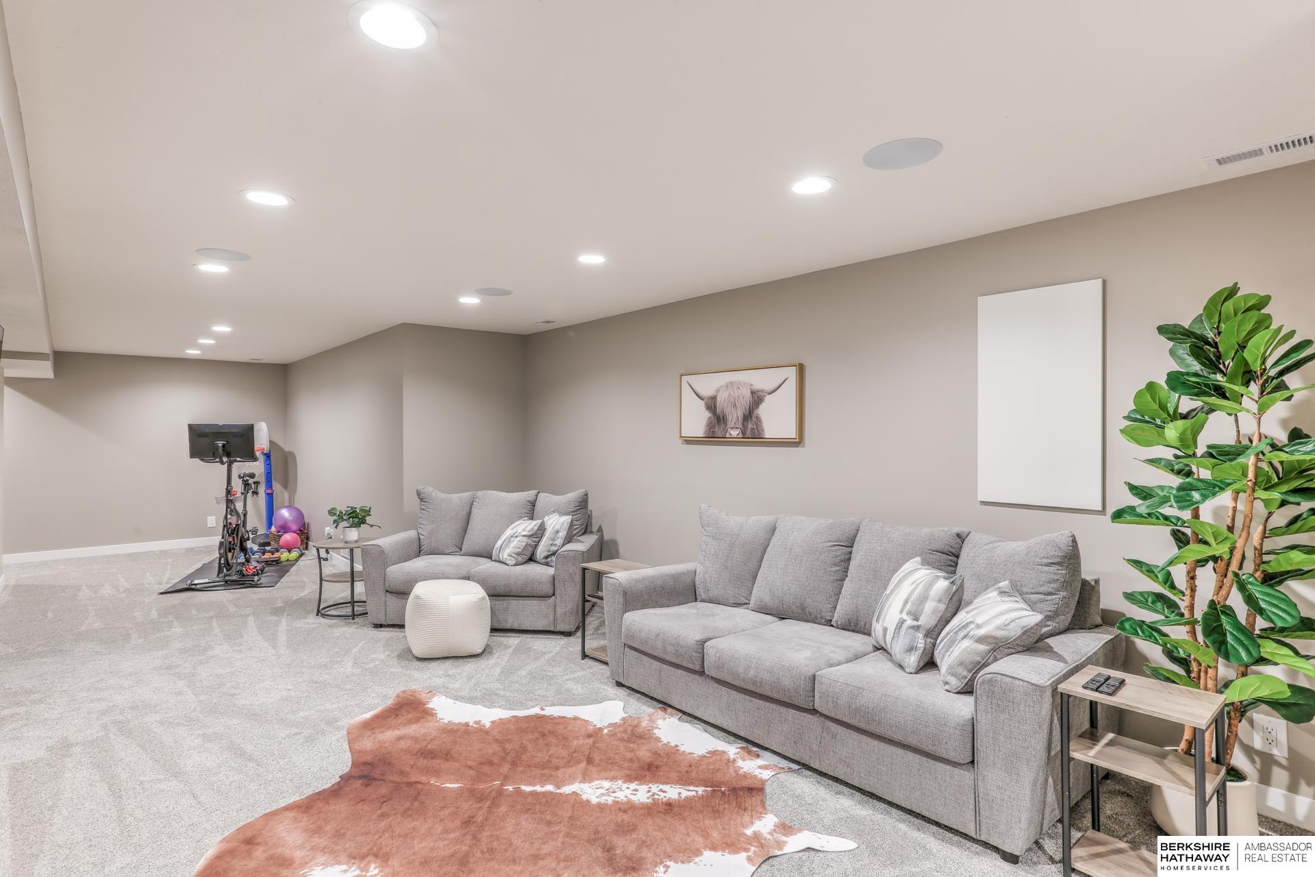 Elkhorn, Nebraska 68022, United States, 4 Bedrooms Bedrooms, ,2 BathroomsBathrooms,Residential,Active,141173