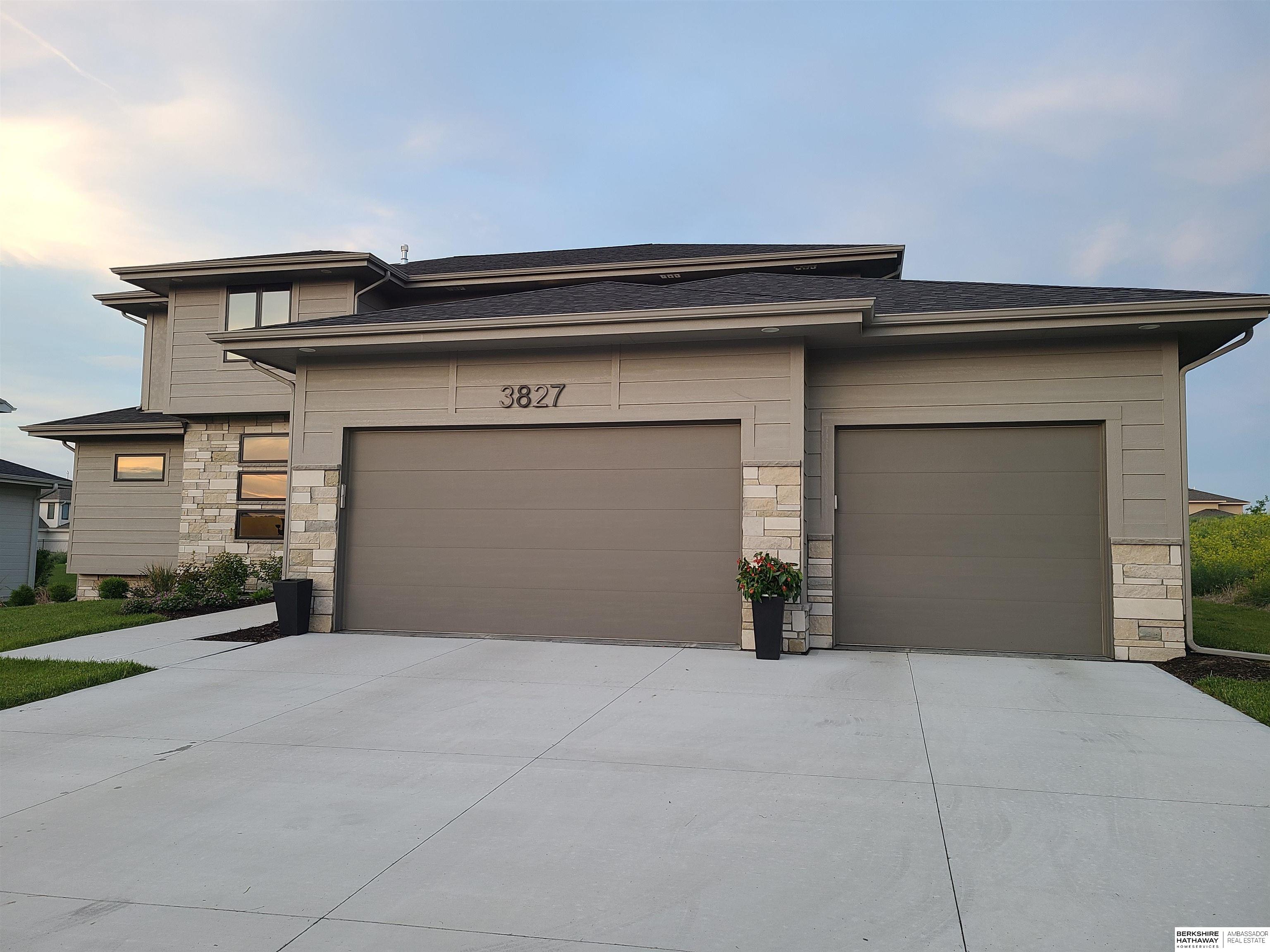 Omaha, Nebraska 68022, United States, 4 Bedrooms Bedrooms, ,4 BathroomsBathrooms,Residential,Active,84495