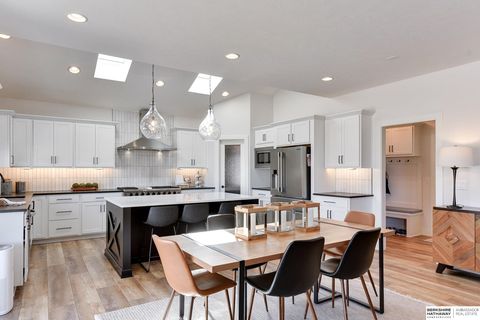 Photo of 3827 S 212th Street, Omaha, NE 68022 (MLS # 22505570)