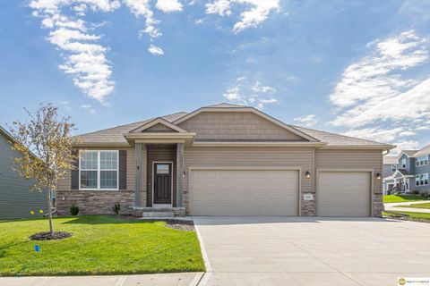 Photo of 18461 Redwood Street, Omaha, NE 68136 (MLS # 22533664)
