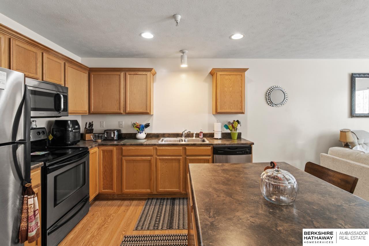 Omaha, Nebraska 68116, United States, 2 Bedrooms Bedrooms, ,3 BathroomsBathrooms,Residential,Active,225861