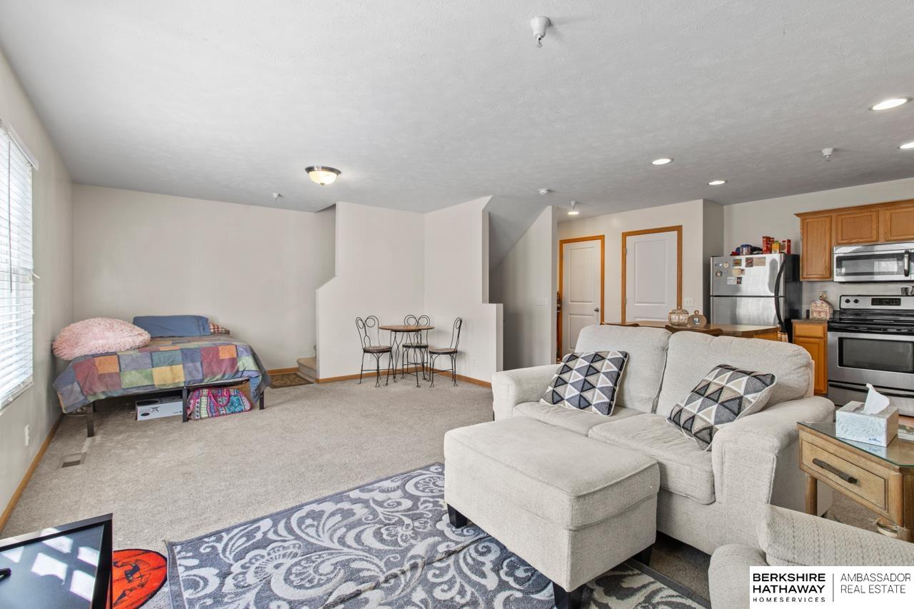 Omaha, Nebraska 68116, United States, 2 Bedrooms Bedrooms, ,3 BathroomsBathrooms,Residential,Active,225861