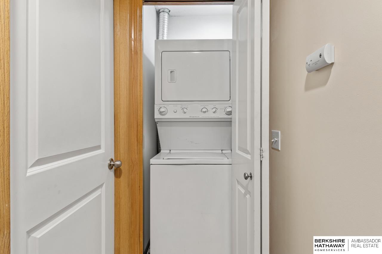 Omaha, Nebraska 68116, United States, 2 Bedrooms Bedrooms, ,3 BathroomsBathrooms,Residential,Active,225861