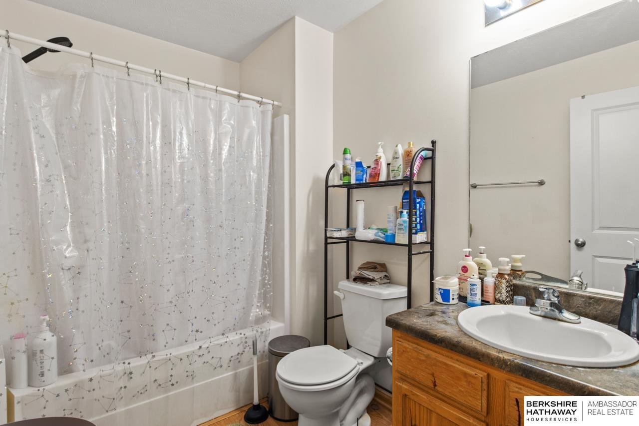 Omaha, Nebraska 68116, United States, 2 Bedrooms Bedrooms, ,3 BathroomsBathrooms,Residential,Active,225861