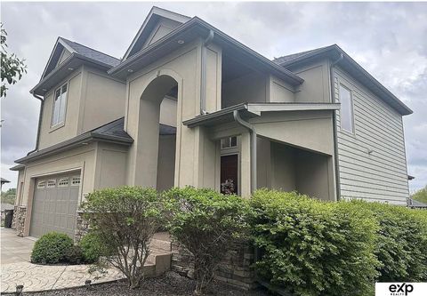 Photo of 907 Ridge Road Place, Hickman, NE 68372 (MLS # 22606376)