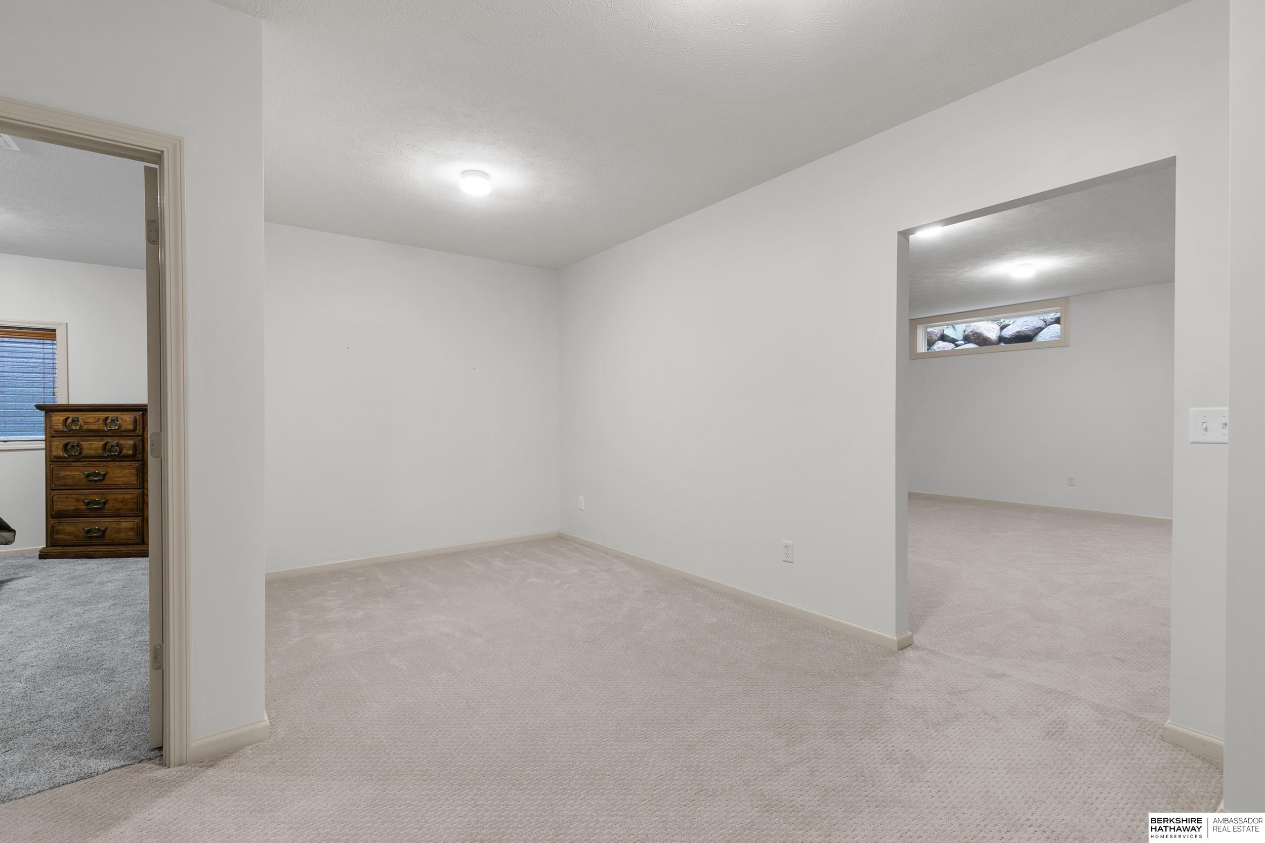 Lincoln, Nebraska 68527, United States, 3 Bedrooms Bedrooms, ,3 BathroomsBathrooms,Residential,Active,224491