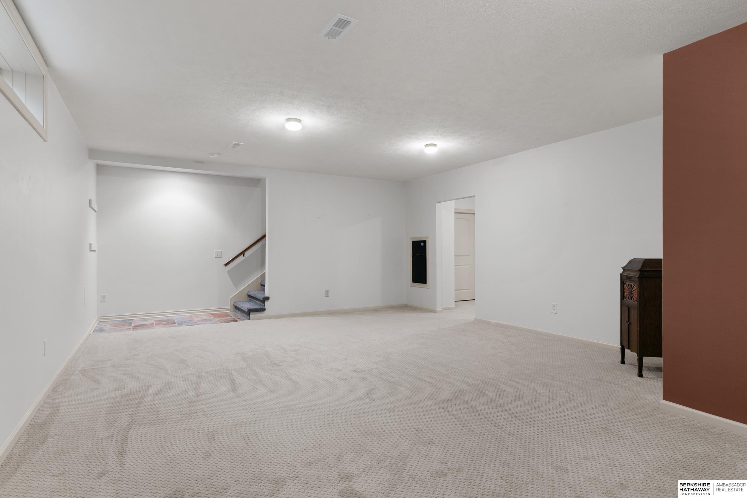 Lincoln, Nebraska 68527, United States, 3 Bedrooms Bedrooms, ,3 BathroomsBathrooms,Residential,Active,224491