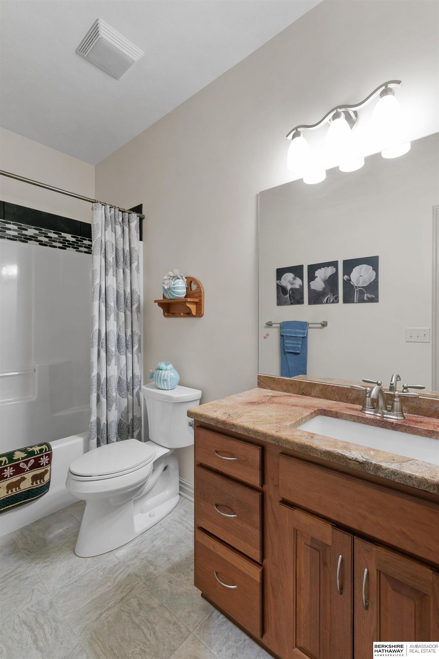 Lincoln, Nebraska 68527, United States, 3 Bedrooms Bedrooms, ,3 BathroomsBathrooms,Residential,Active,224491