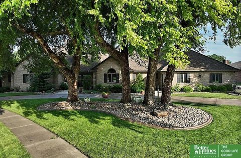 Photo of 900 Saint Andrews Court, York, NE 68467 (MLS # 22523989)