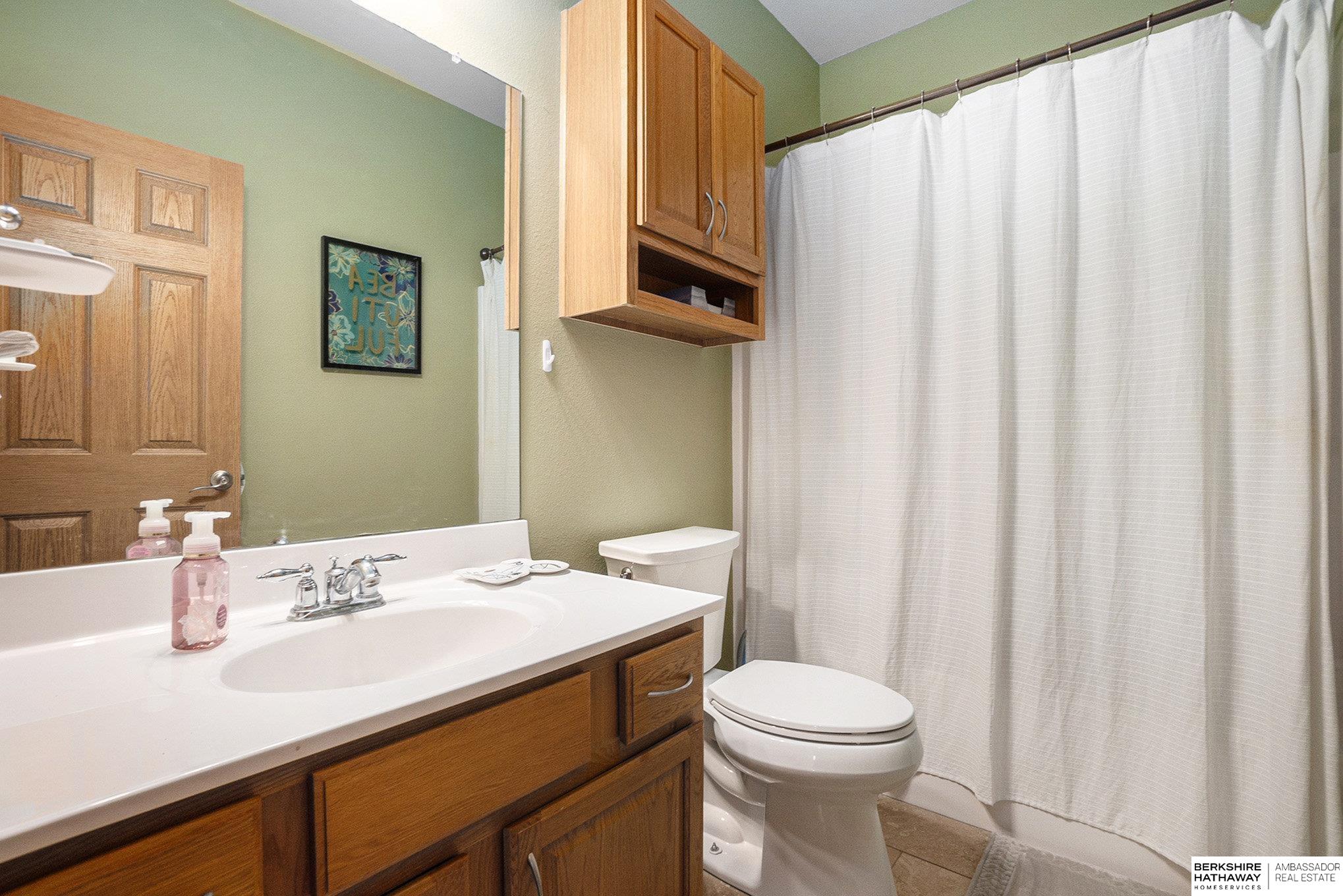 Omaha, Nebraska 68136, United States, 4 Bedrooms Bedrooms, ,3 BathroomsBathrooms,Residential,Active,179198