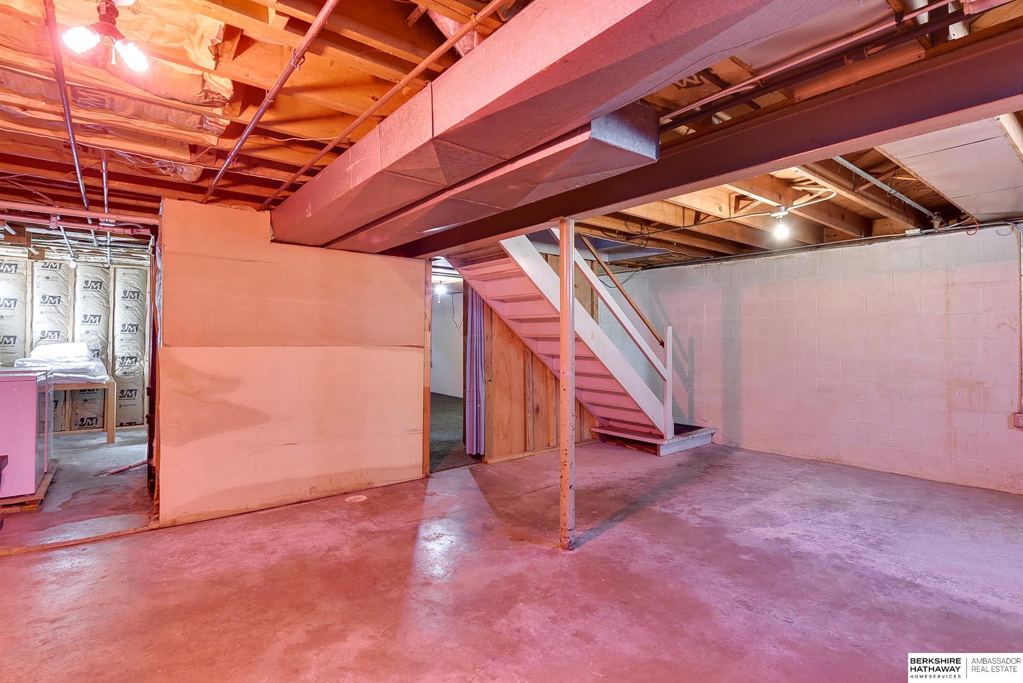 Omaha, Nebraska 68124, United States, 3 Bedrooms Bedrooms, ,2 BathroomsBathrooms,Residential,Active,79930