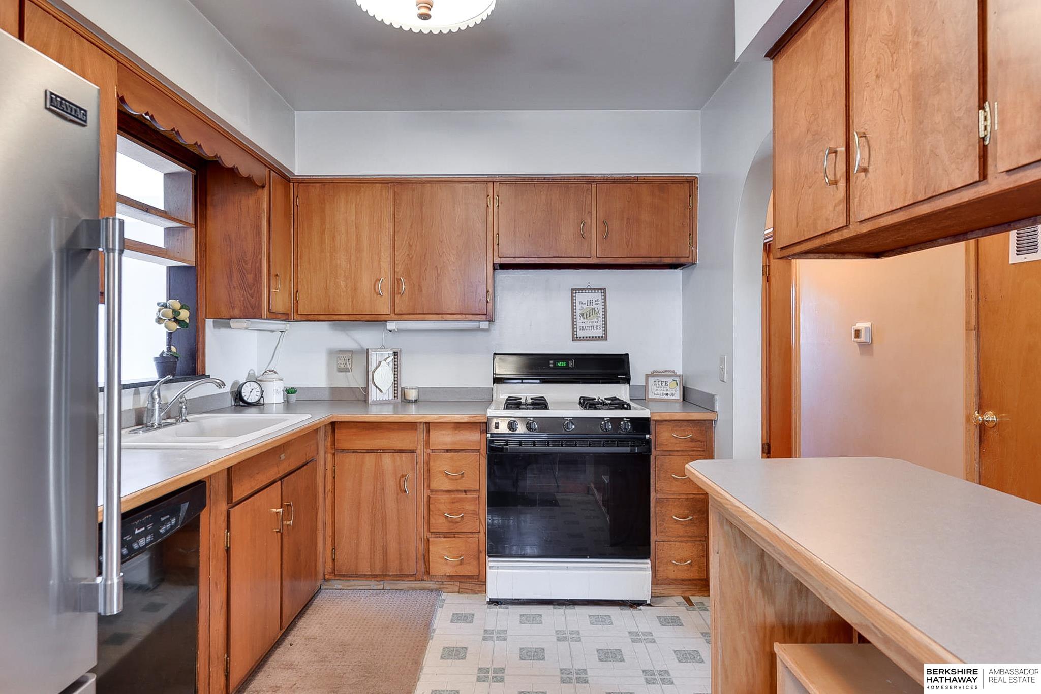 Omaha, Nebraska 68124, United States, 3 Bedrooms Bedrooms, ,2 BathroomsBathrooms,Residential,Active,79930